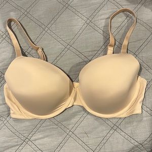 VS Pink wear everywhere t-shirt bra 36D